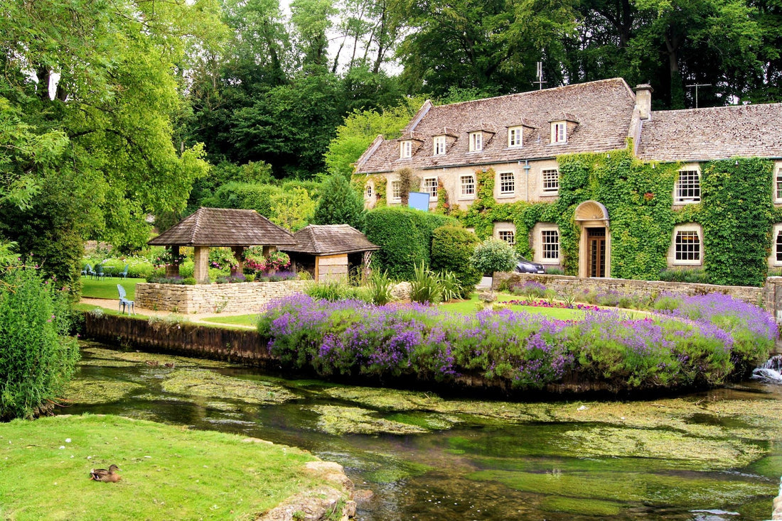 Nunny Cottage: the soul of the Cotswolds, laid on your table