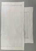 Elsie Set of 2 Hand-Embroidered Manteles individuales and 2 Servilletas 100% Linen