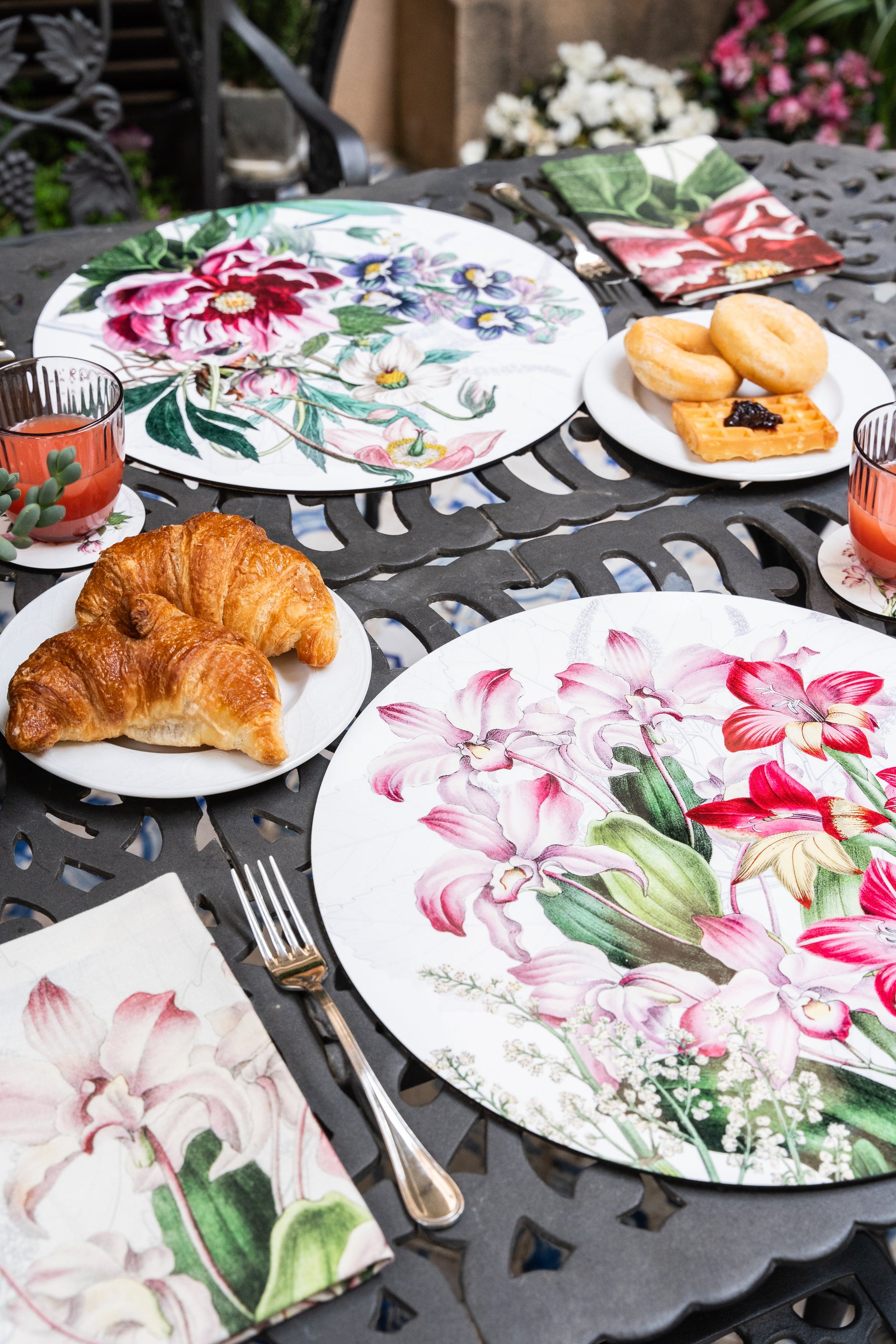 Set of 2 round hardboard placemats Dafne