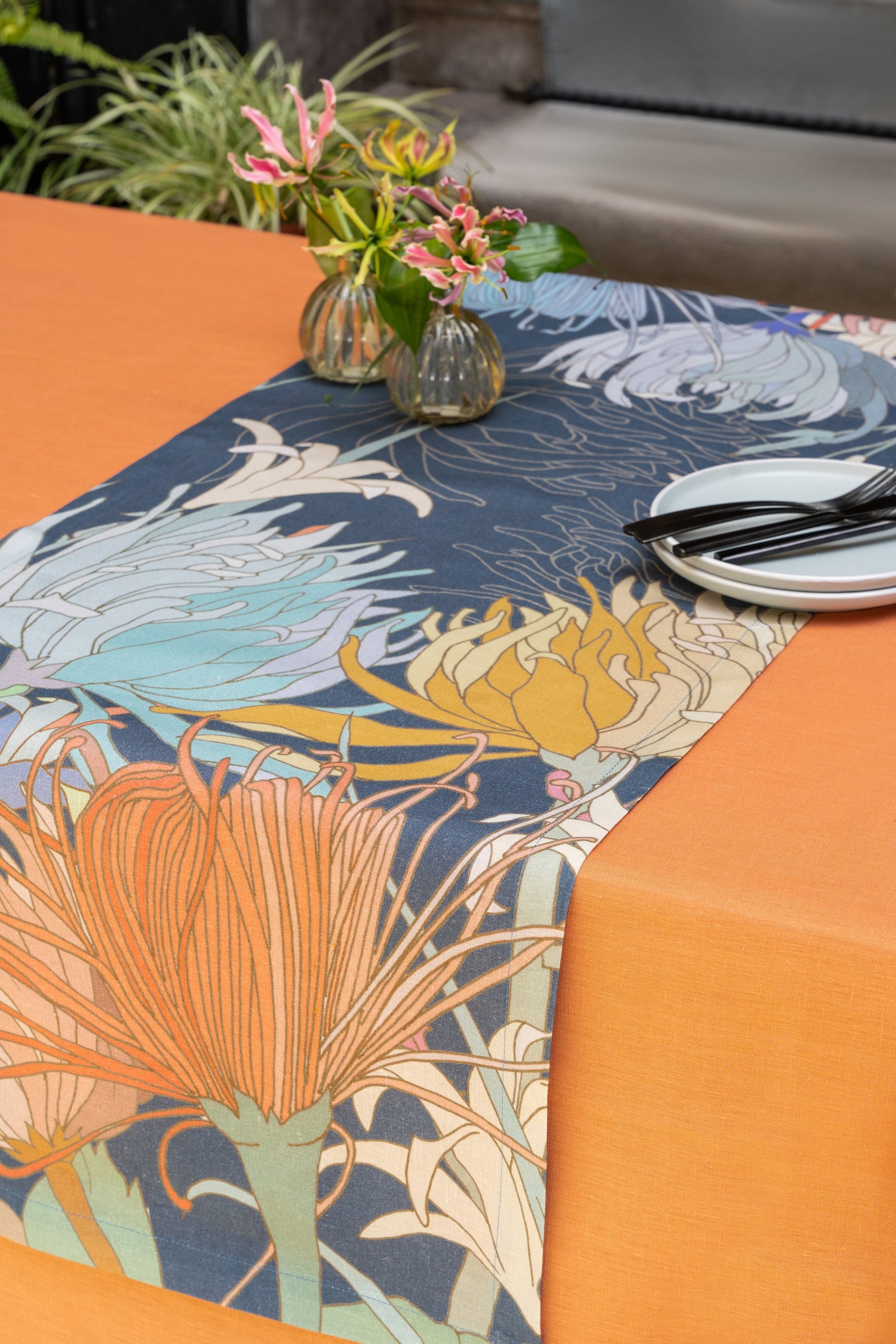 Premium Linen Runner «Akiko» 100% Made in Italy The Napking