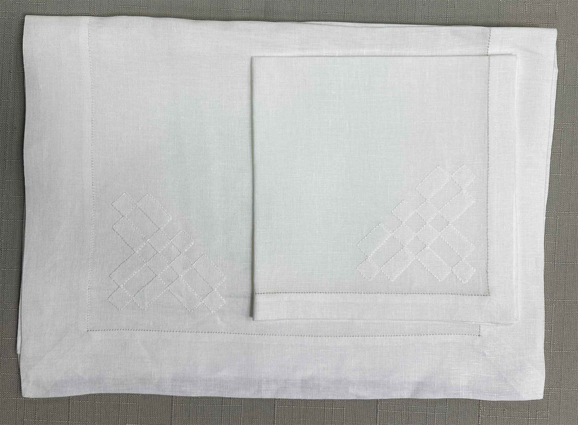 Geometric Set of 2 Hand-Embroidered Placemats and 2 Napkins