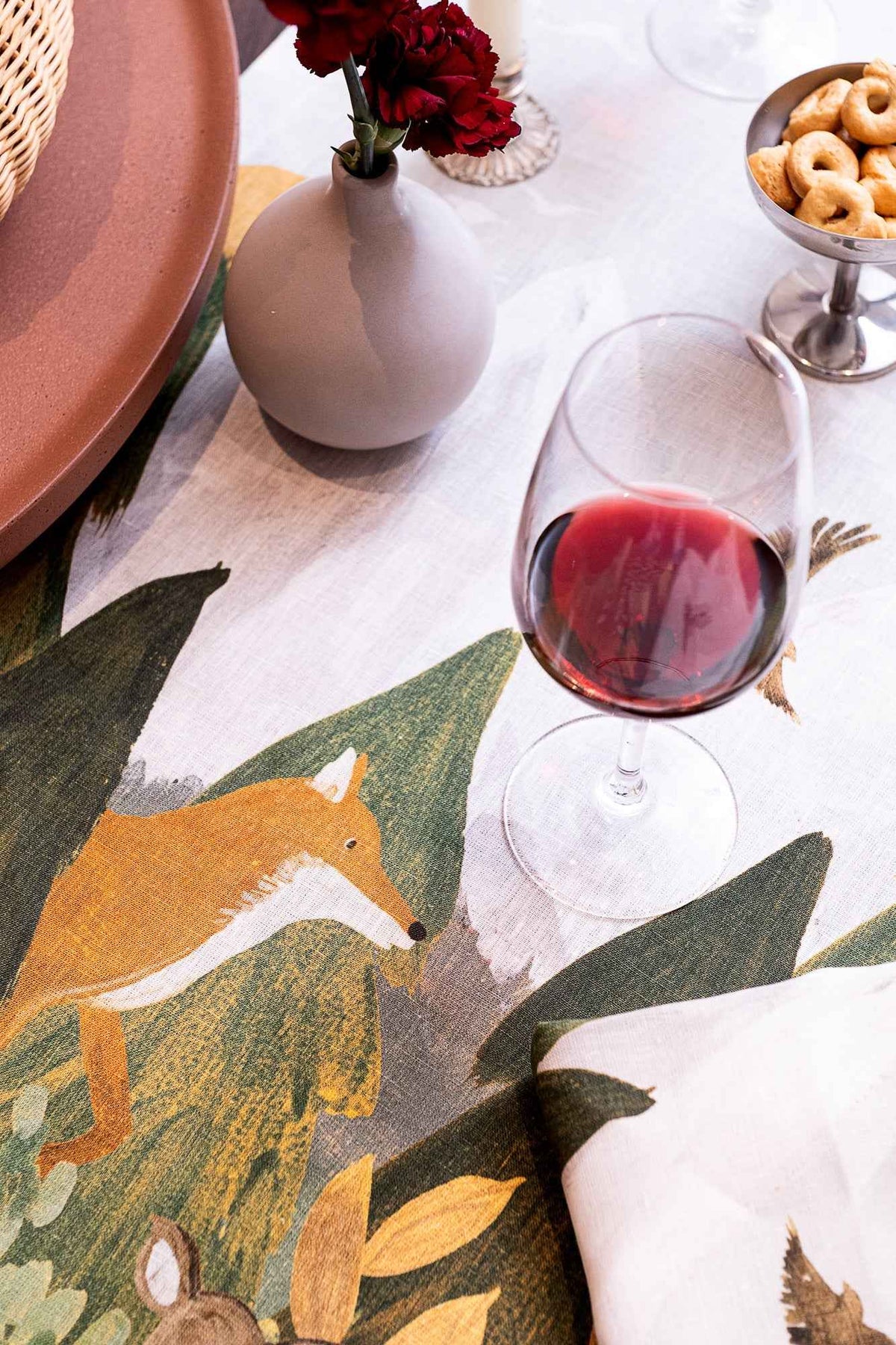 Reinard Pure Linen tablecloth with seasonal illustrated print, 150 × 180 cm