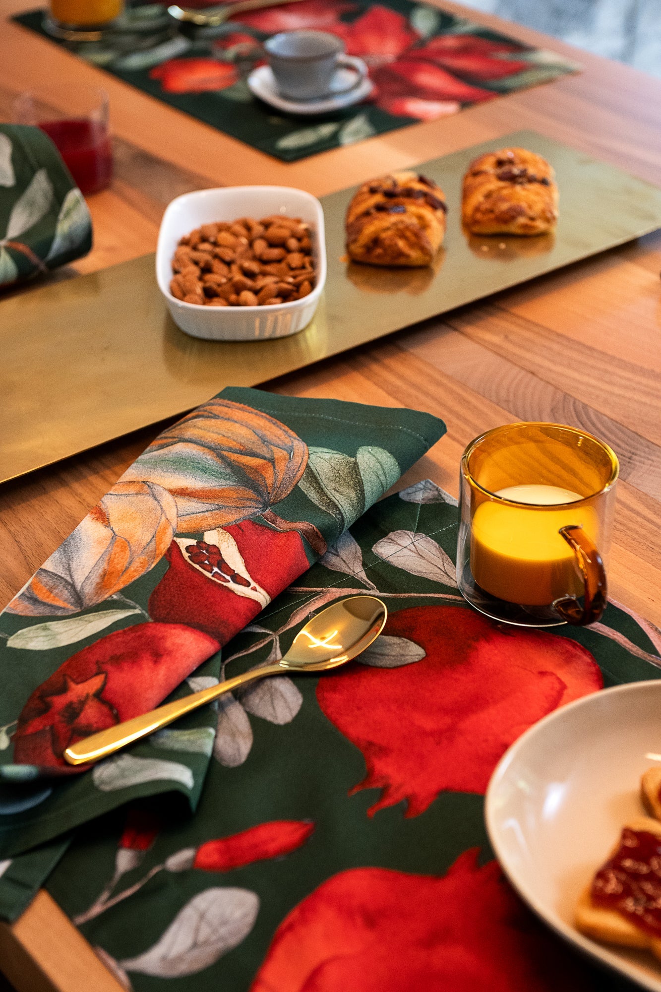 Set of 4 Napkins Satin «Grenade» Green Variant - 100% Made in Italy The Napking