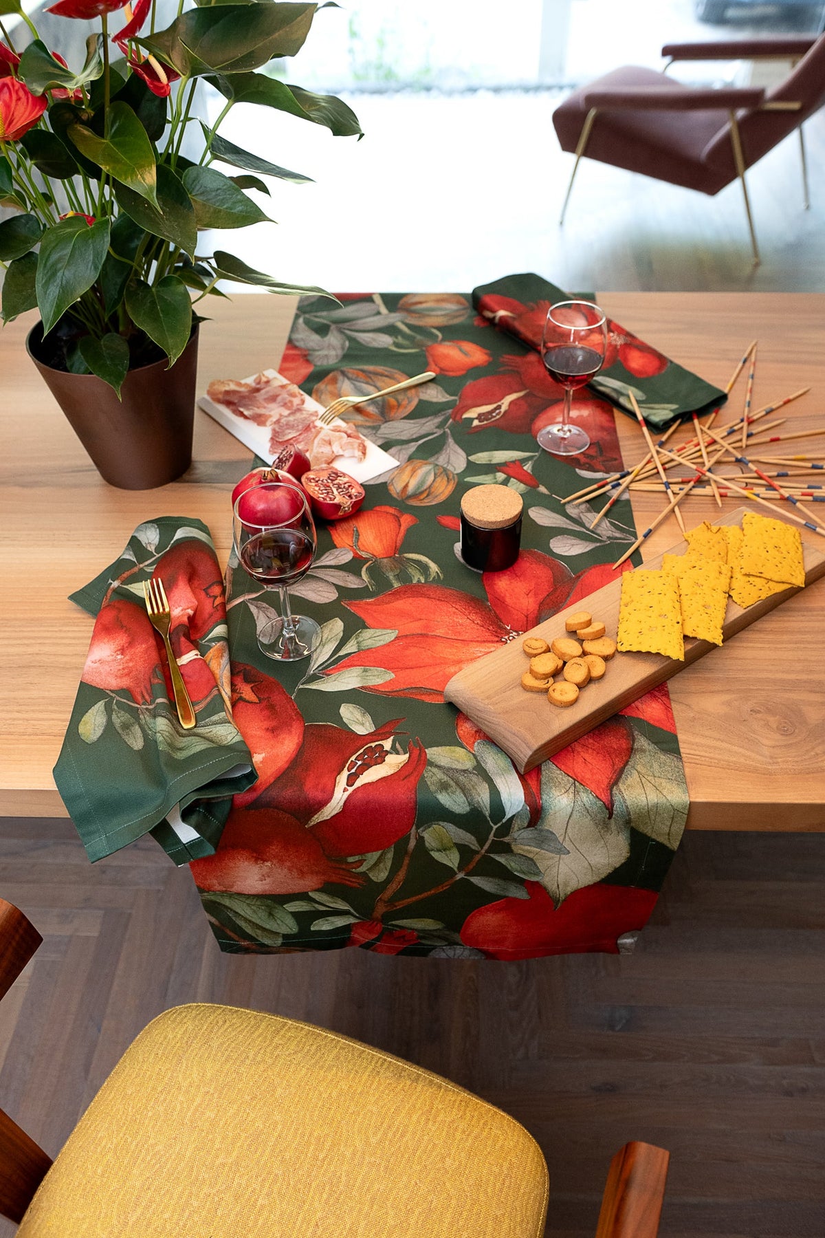 Chemin de table en satin de coton «Grenade» Green Variant 100% Made in Italy The Napking